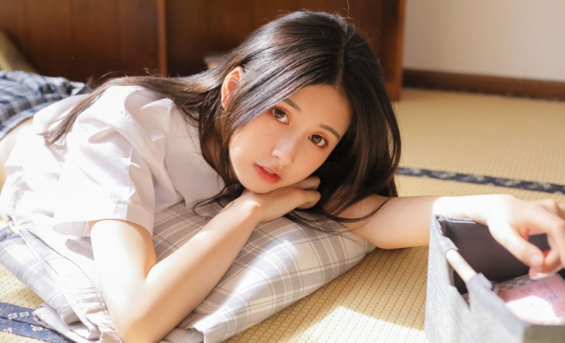 美女校花娇软可爱写真摄影