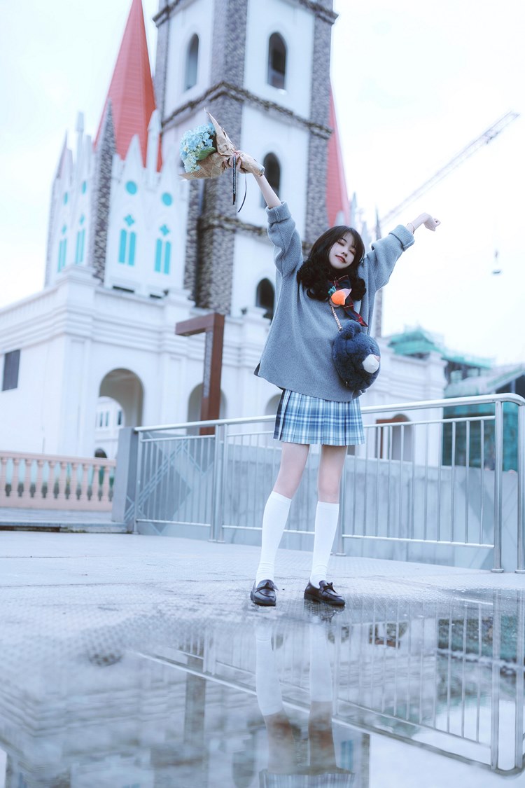 素人美女校园正妹白丝美腿户外清纯养眼写真图片