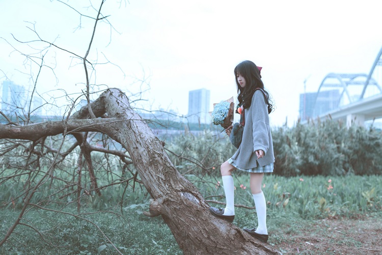 素人美女校园正妹白丝美腿户外清纯养眼写真图片