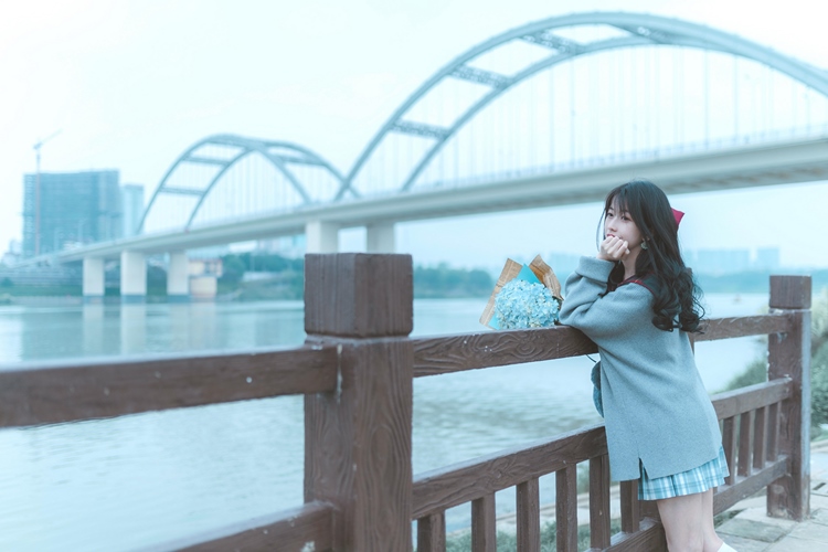 素人美女校园正妹白丝美腿户外清纯养眼写真图片