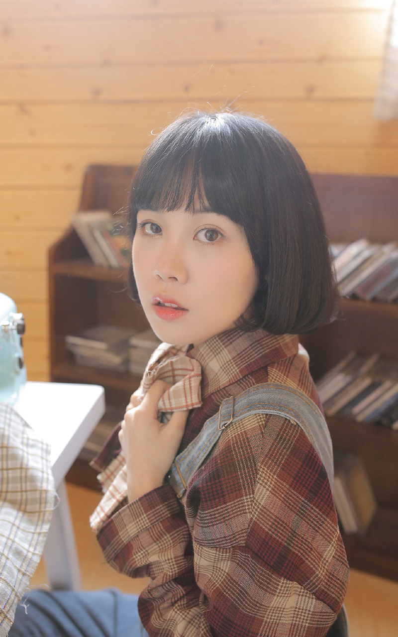 黑丝性感女白领在办公室诱与惑妩媚销魂人体艺术照