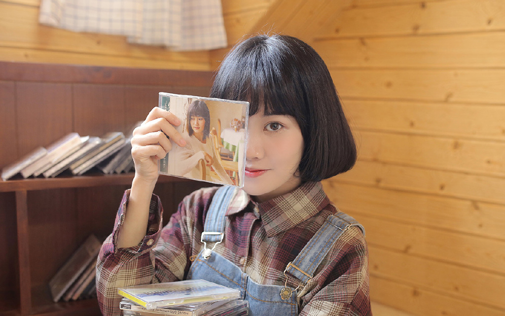 黑丝性感女白领在办公室诱与惑妩媚销魂人体艺术照