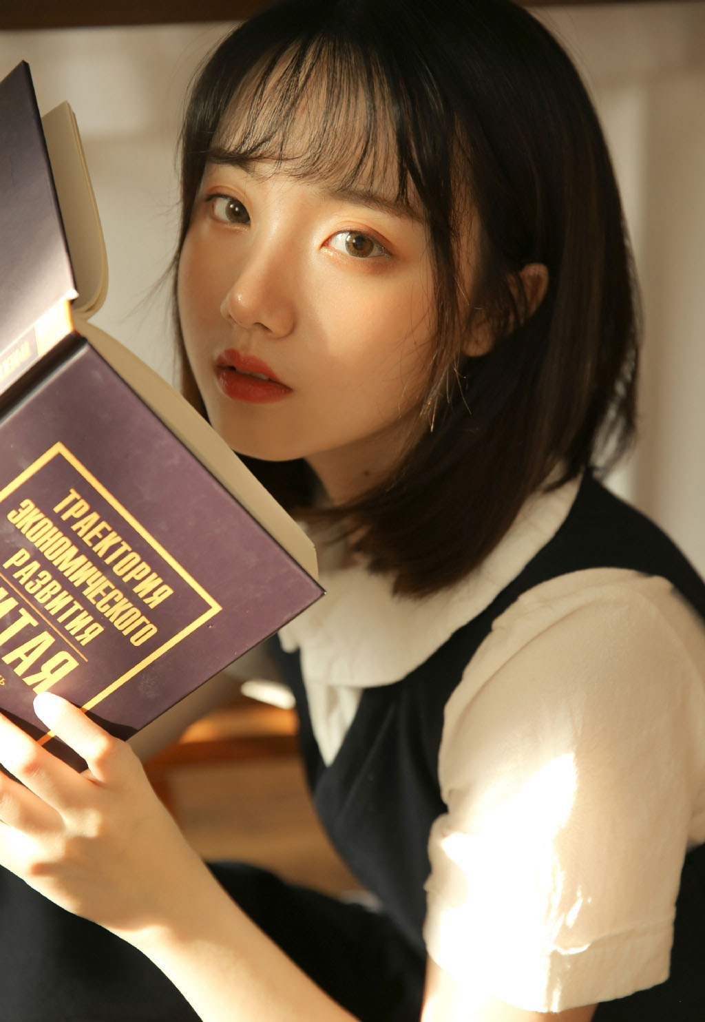 黑丝性感女白领在办公室诱与惑妩媚销魂人体艺术照