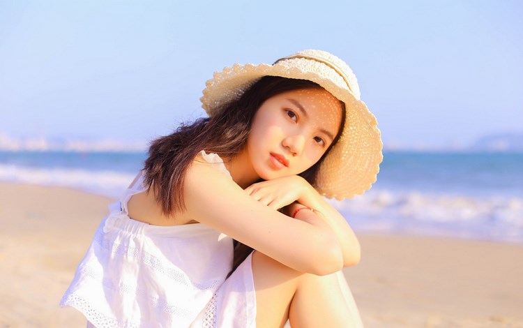 丝袜美女图片上演制服丝袜诱惑