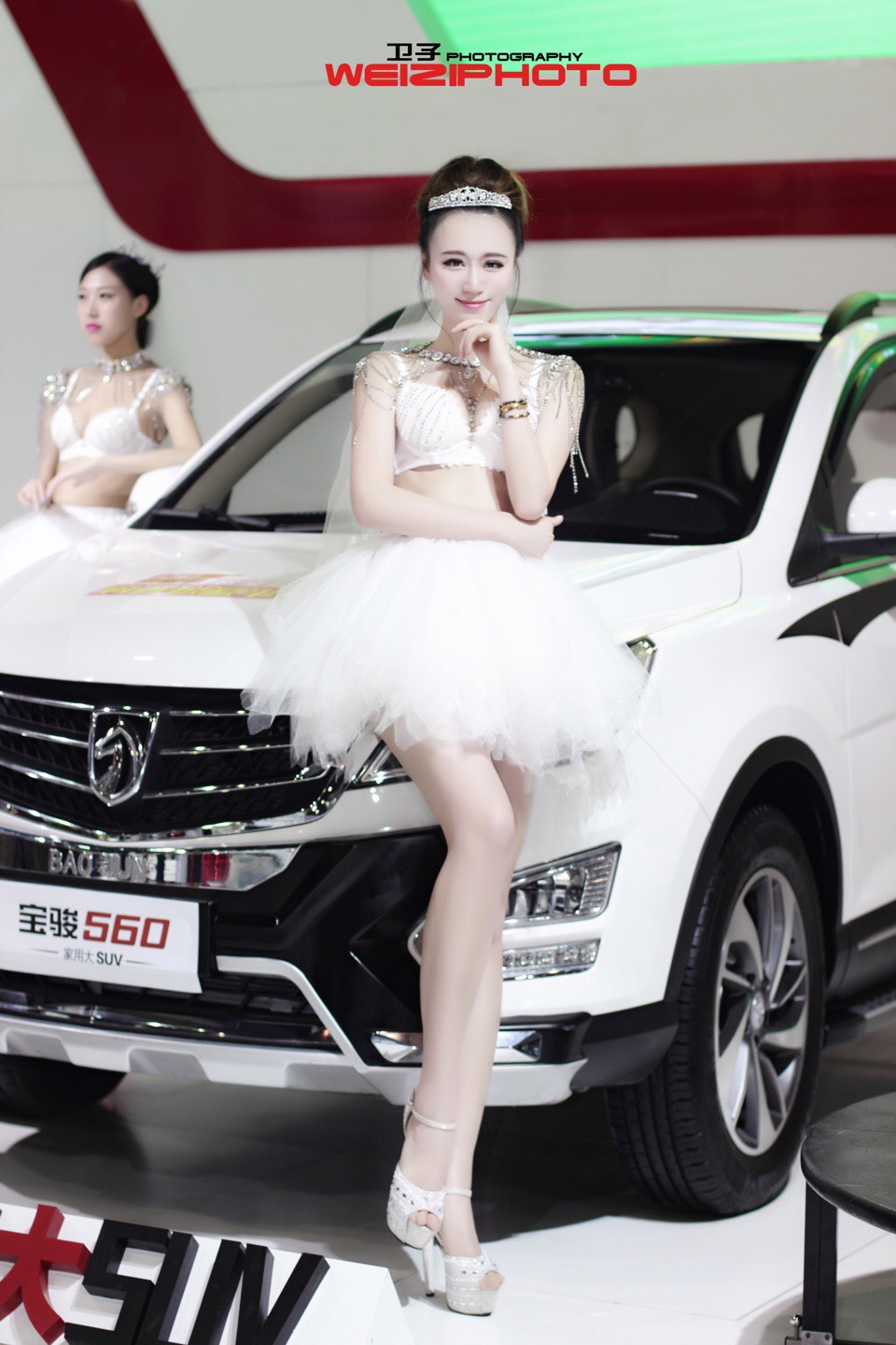 公主造型天使裙美女车模