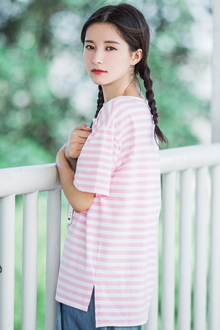 16岁大胸萝莉性感美女车模