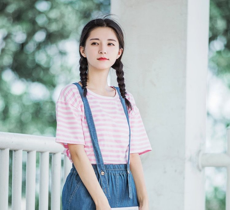 16岁大胸萝莉性感美女车模