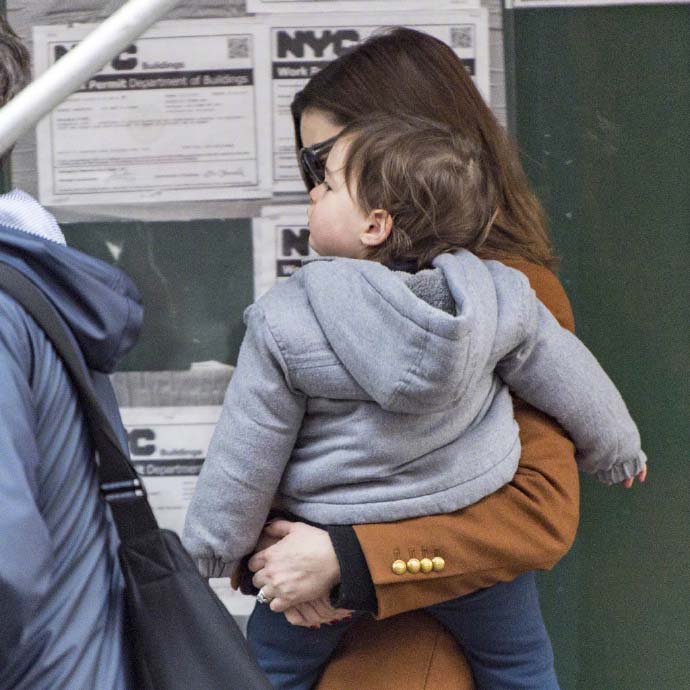 安妮海瑟薇一家三口最新街拍