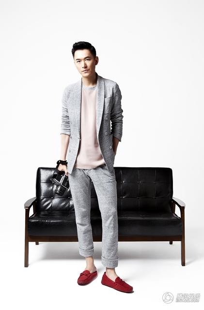 朱泳腾最新绅士款写真 帅气之中透着雅痞味道