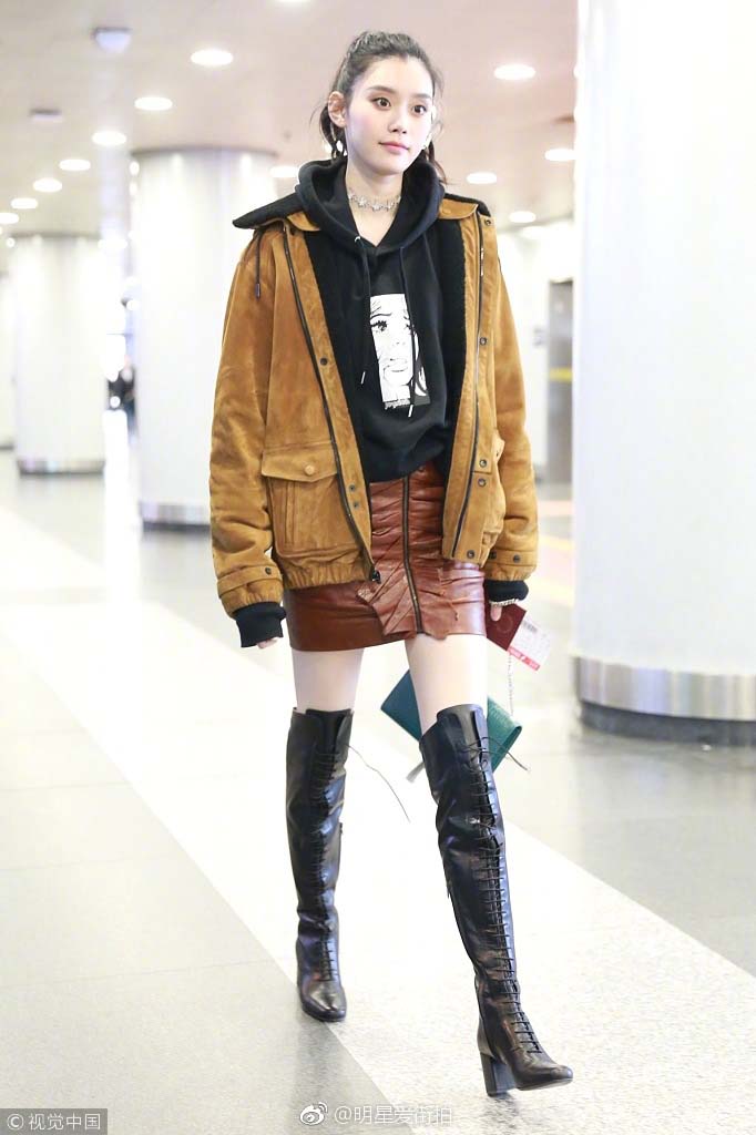 奚梦瑶机场街拍图片 逆天美腿十分抢镜