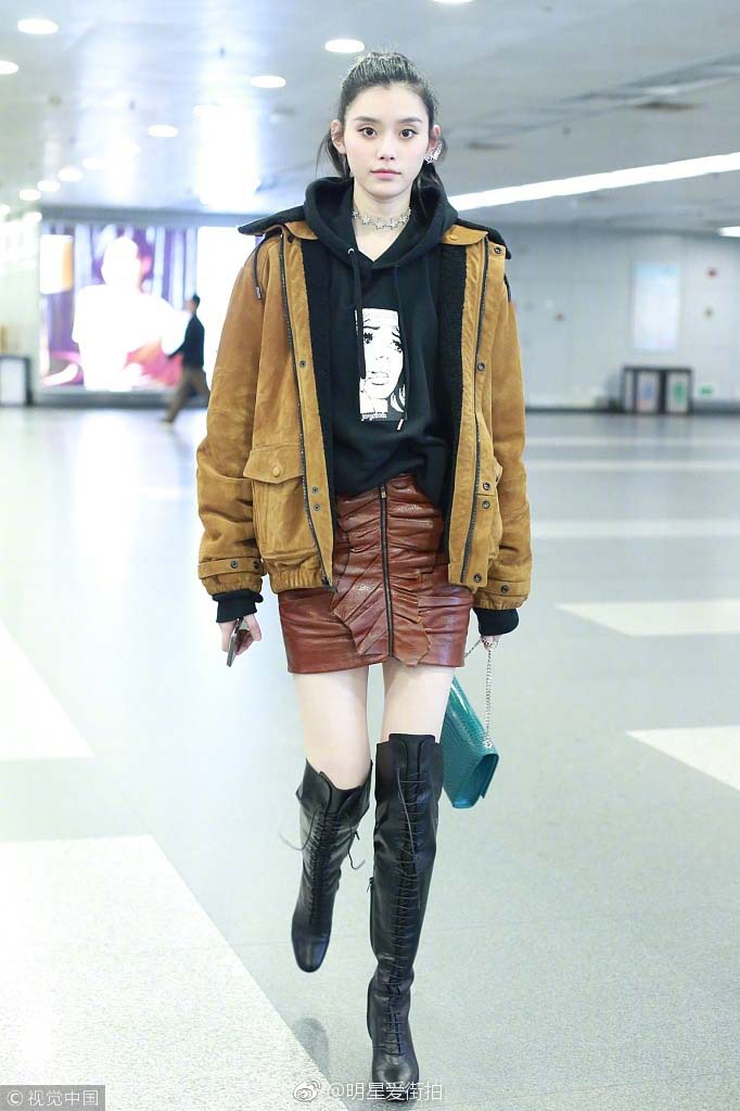 奚梦瑶机场街拍图片 逆天美腿十分抢镜