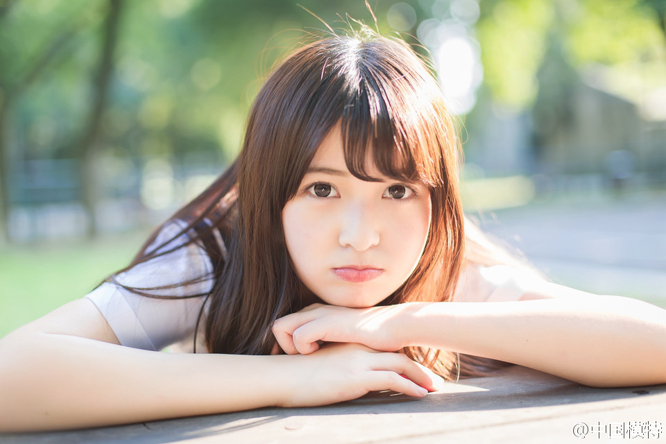 有点婴儿肥的可爱清纯美女学生制服写真