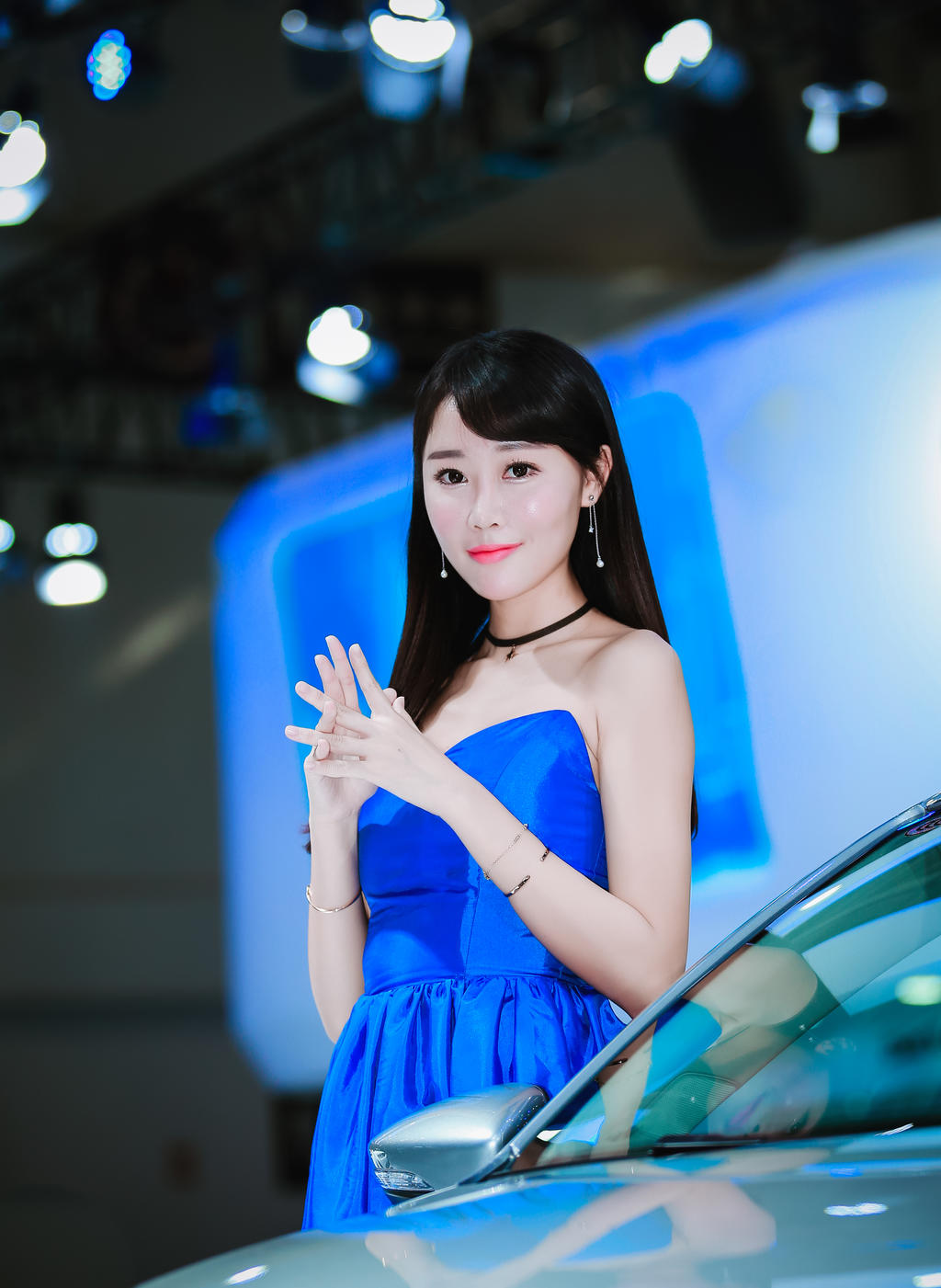 知性优雅的美女车模性感窈窕美女套图