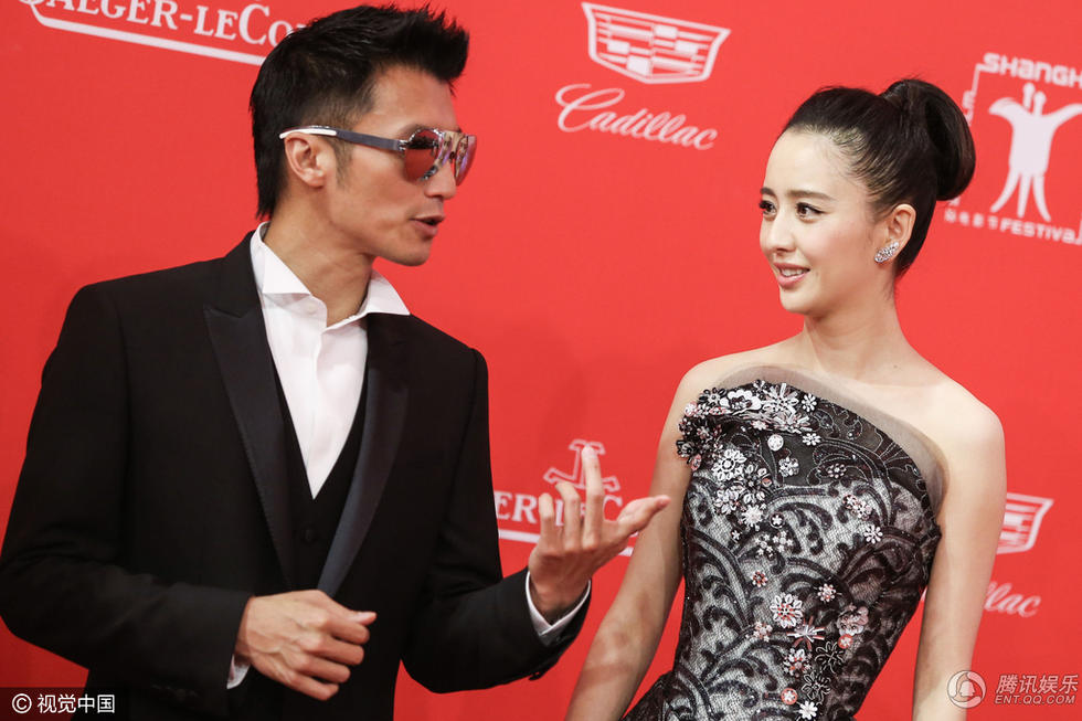 第19届电影节 谢霆锋架黑超亮相酷帅十足