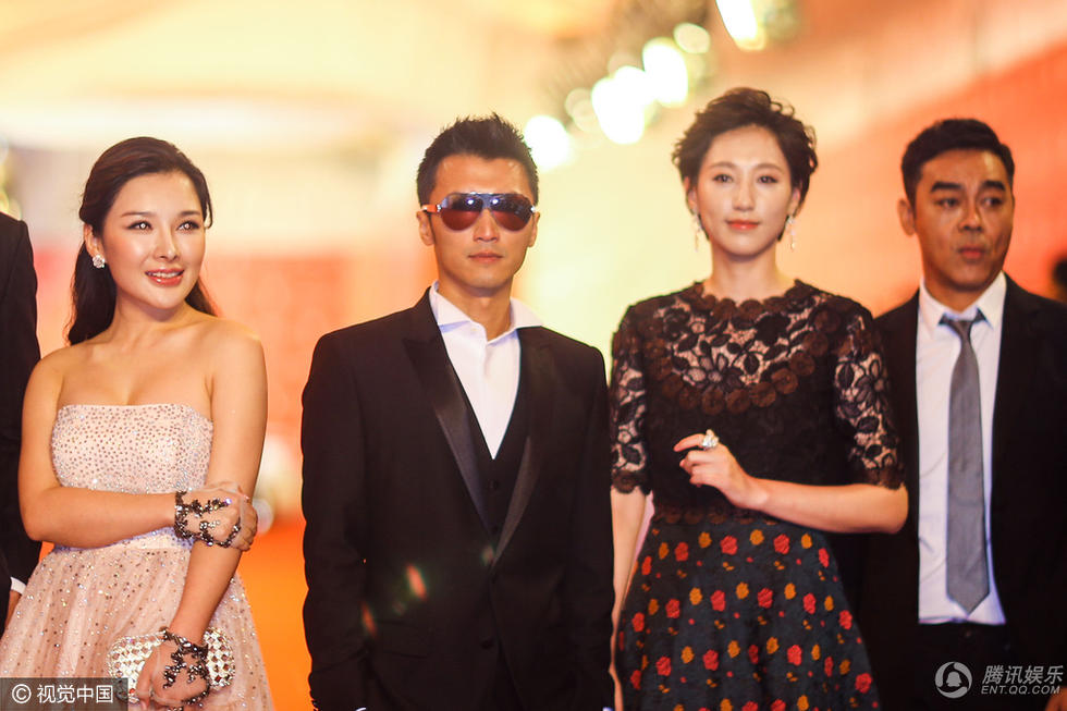 第19届电影节 谢霆锋架黑超亮相酷帅十足