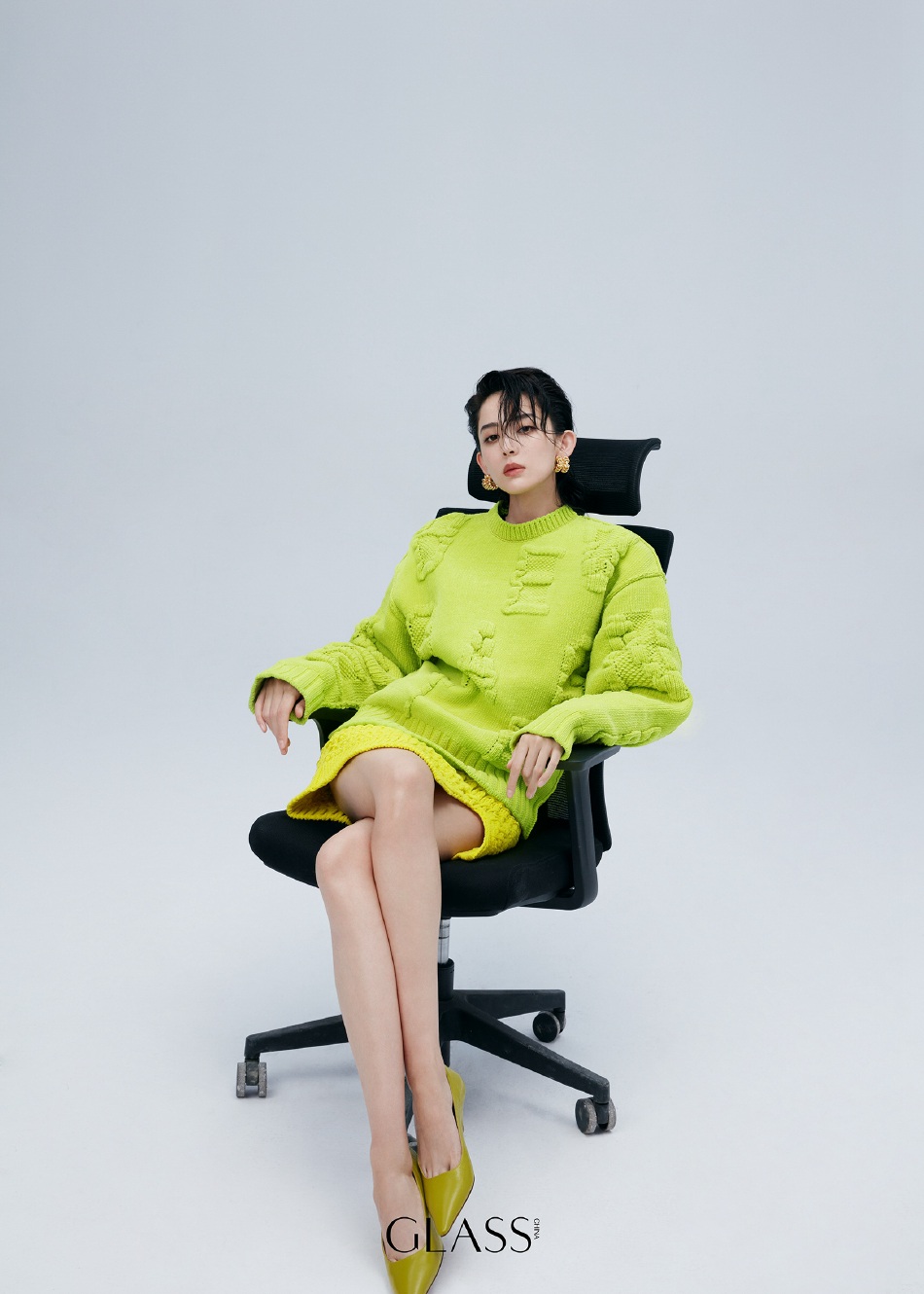 古力娜扎湿发背头酷飒利落写真