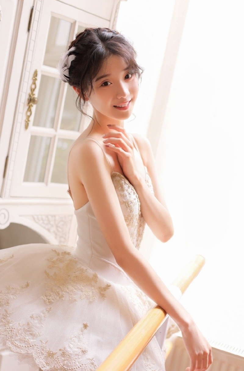 芭蕾美女长腿白丝性感惹火图集
