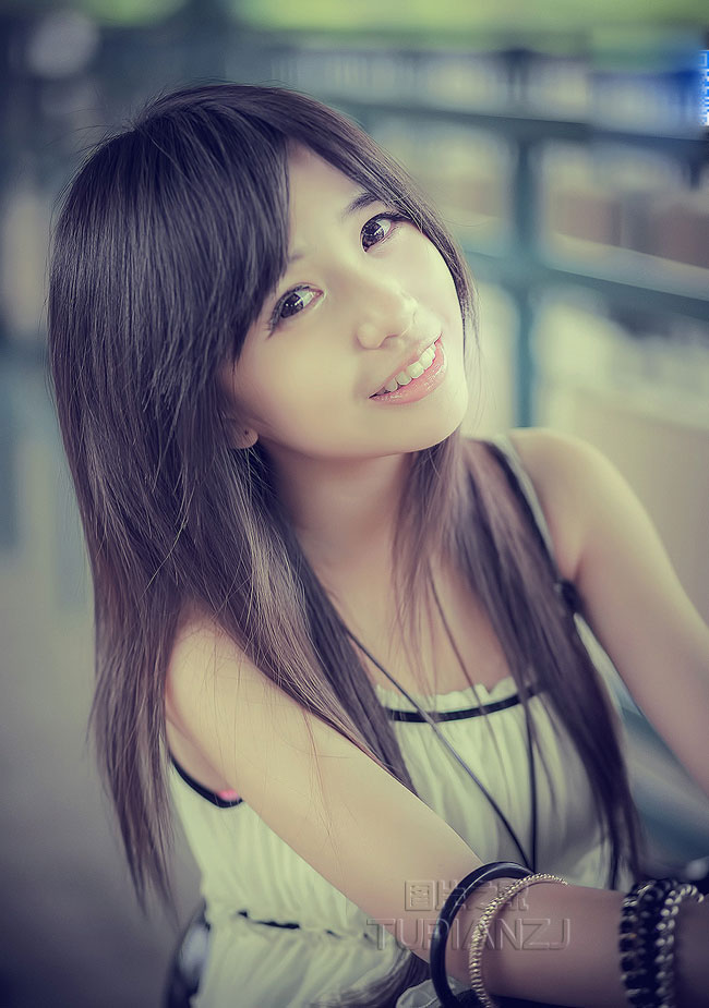 90后清纯女孩怡人照 天真无邪惹人怜爱