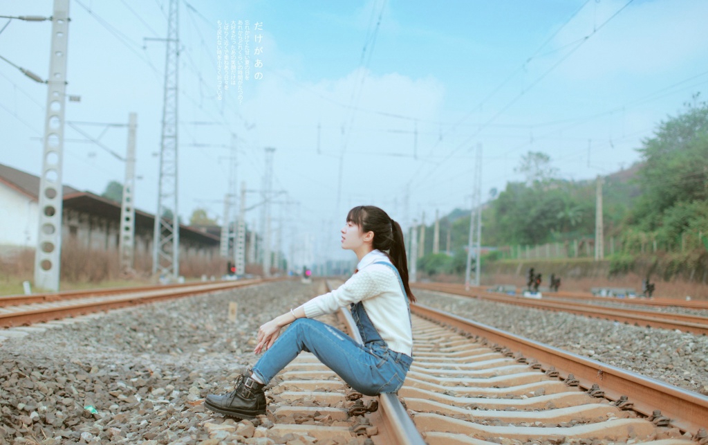 吊带背心美女清纯软妹青涩阳光小清新写真图片