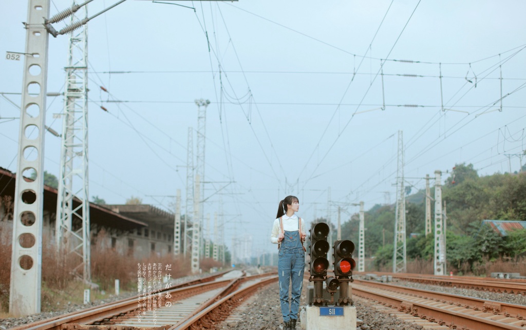 吊带背心美女清纯软妹青涩阳光小清新写真图片