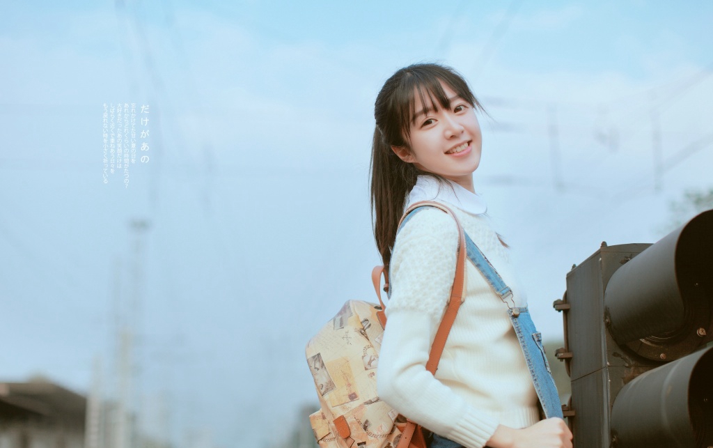 吊带背心美女清纯软妹青涩阳光小清新写真图片