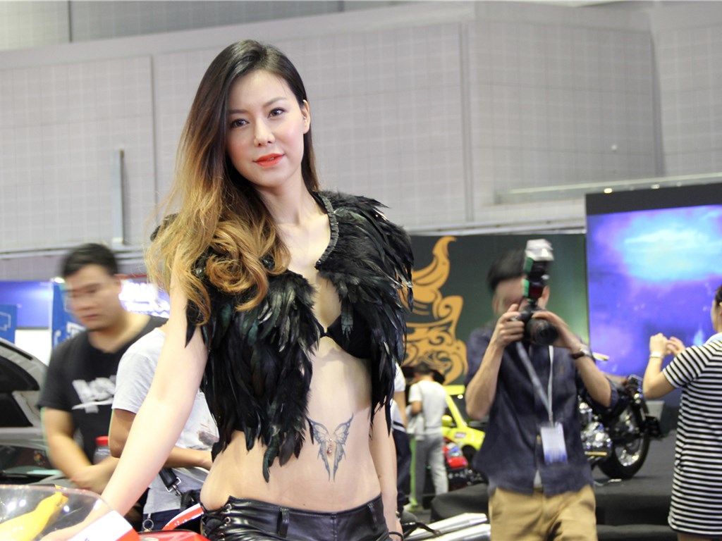 性感车模比基尼热裤令人欲死欲仙的火辣娇躯极致勾魂美女图