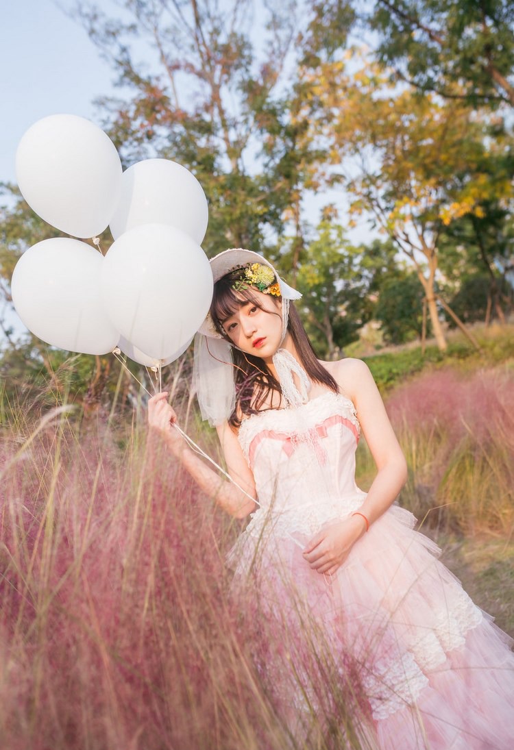 时尚嫩模妖艳狐狸精束胸吊带黑丝袜诱惑写真