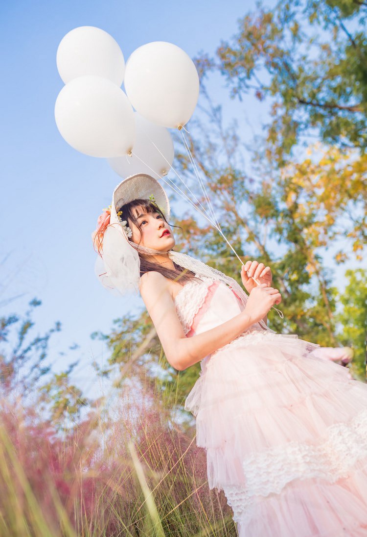 时尚嫩模妖艳狐狸精束胸吊带黑丝袜诱惑写真