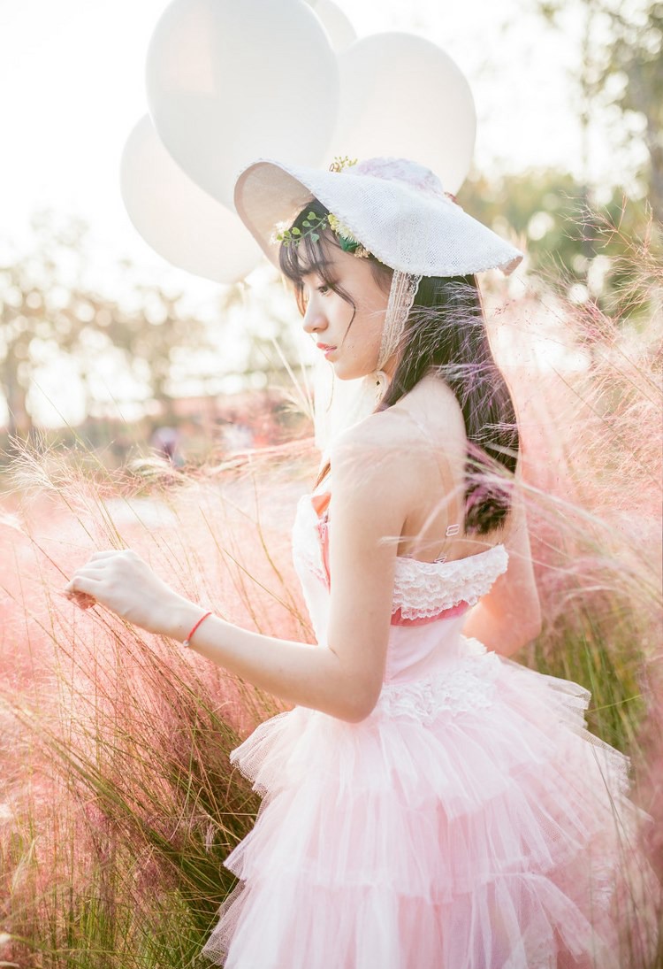 时尚嫩模妖艳狐狸精束胸吊带黑丝袜诱惑写真