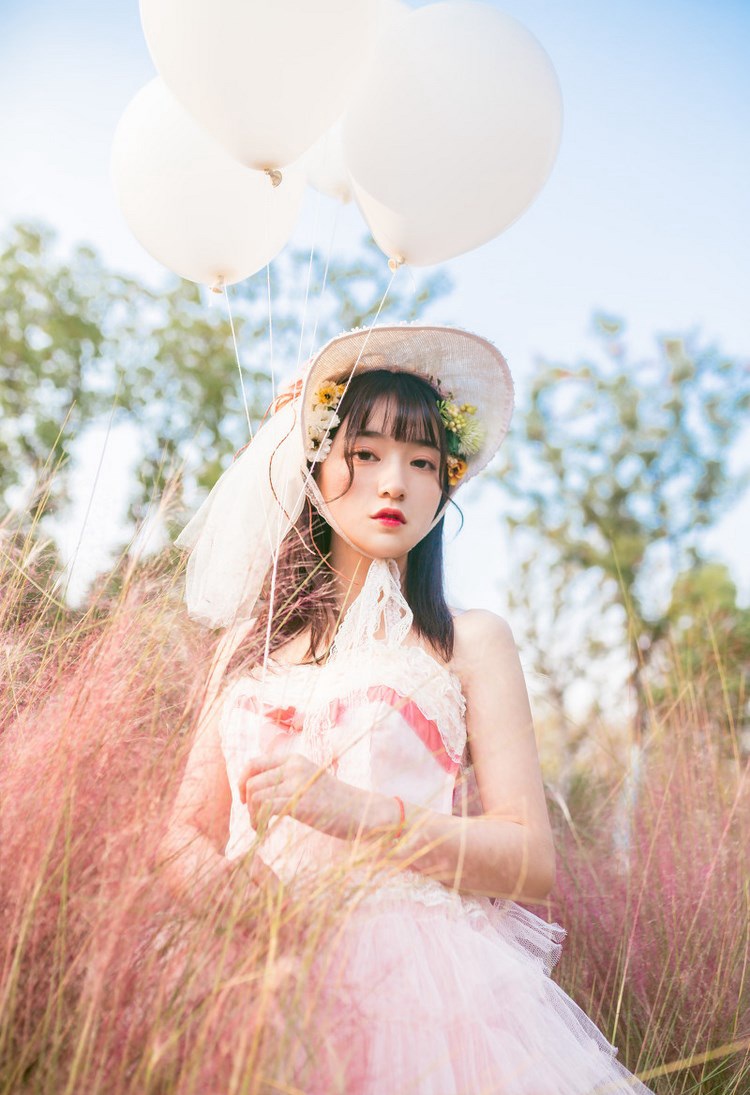 时尚嫩模妖艳狐狸精束胸吊带黑丝袜诱惑写真