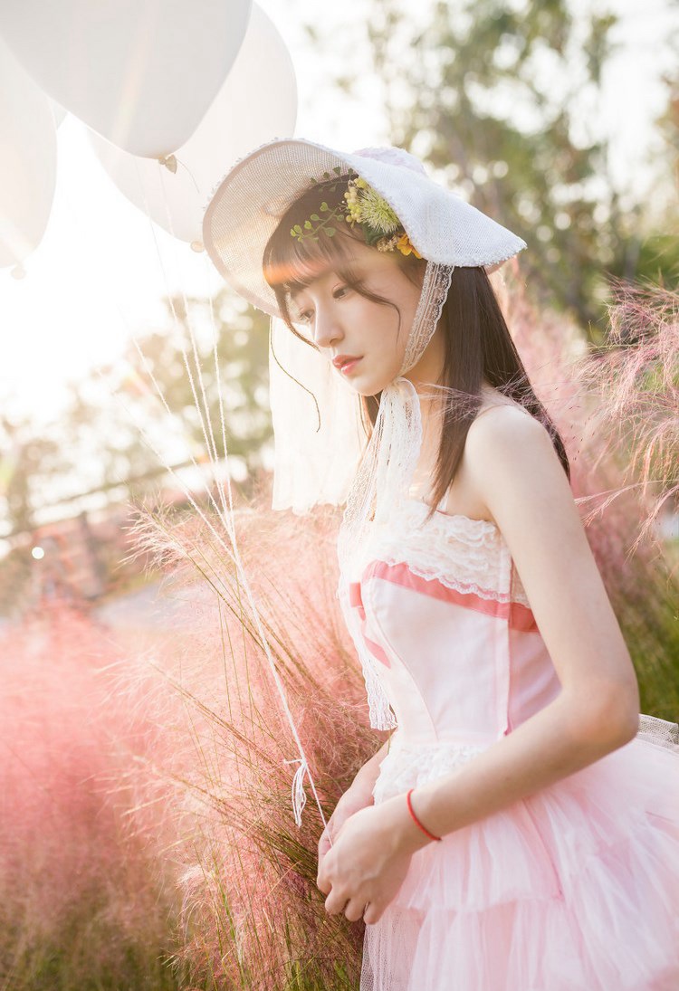 时尚嫩模妖艳狐狸精束胸吊带黑丝袜诱惑写真