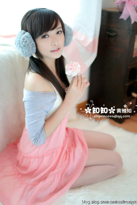 火辣俏佳人翘臀丰乳白嫩娇躯令人欲罢不能艺术照