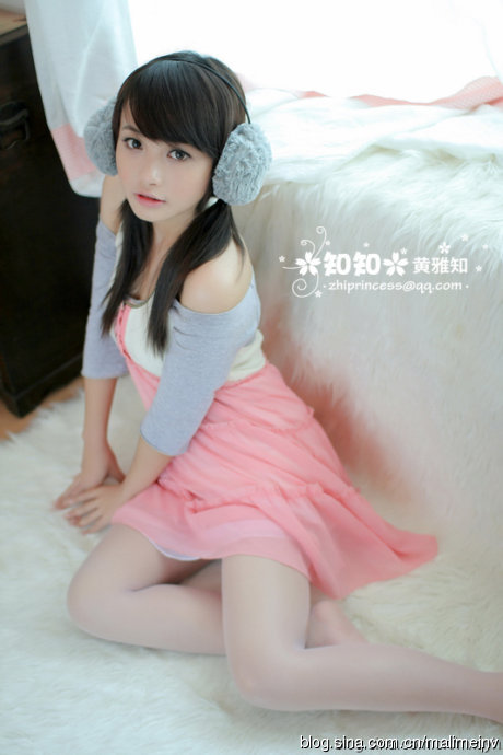 火辣俏佳人翘臀丰乳白嫩娇躯令人欲罢不能艺术照