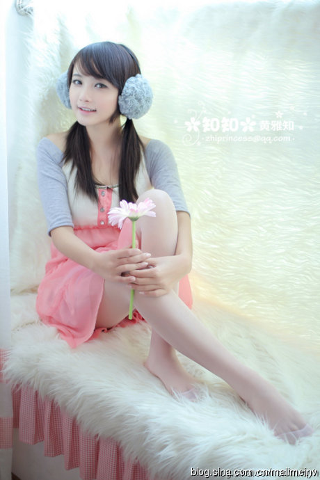 火辣俏佳人翘臀丰乳白嫩娇躯令人欲罢不能艺术照