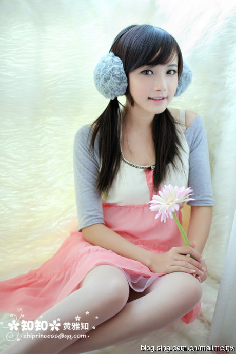 火辣俏佳人翘臀丰乳白嫩娇躯令人欲罢不能艺术照