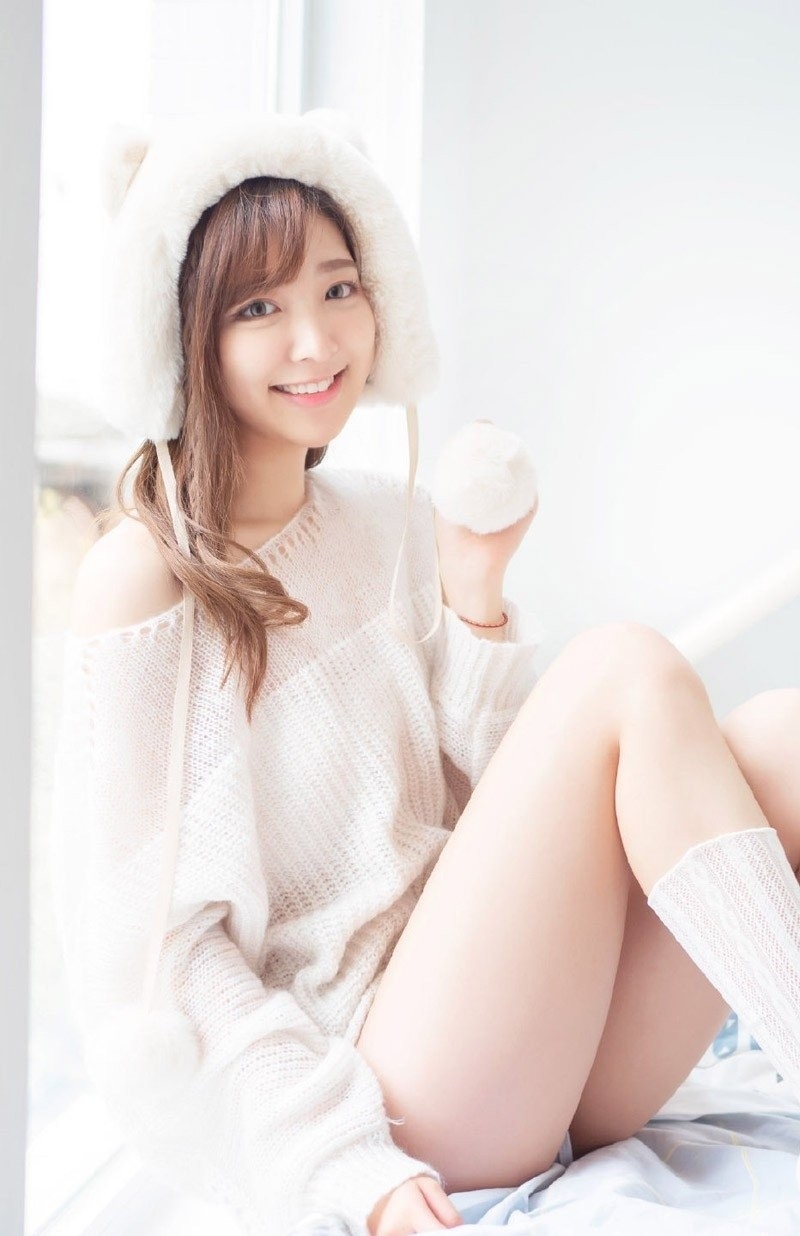 丰满大腿漂亮御姐氧气干净小清新白丝床上女神诱写真