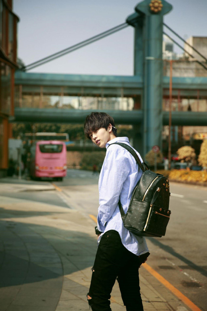 陈宥维街拍写真图片 尽显时尚帅气