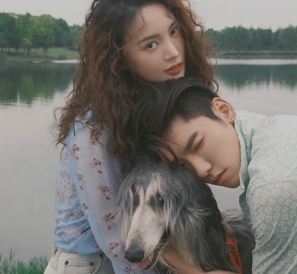 时尚芭莎x《不会恋爱的我们》金晨王子异春意大片