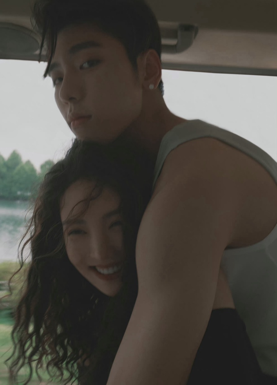 时尚芭莎x《不会恋爱的我们》金晨王子异春意大片