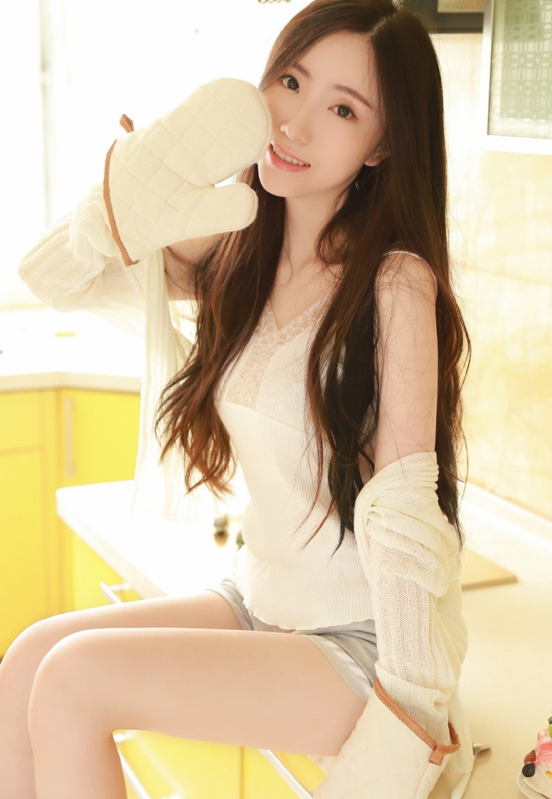 居家小厨娘身姿曼妙迷人写真