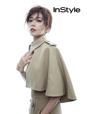 辣妈贾静雯时尚杂志封面写真 尽显成熟女性干练范