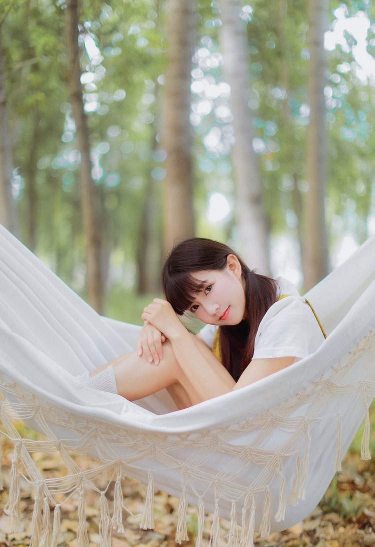 黑丝情趣美女徐微微让宅男抑制不住想要舔脚私照