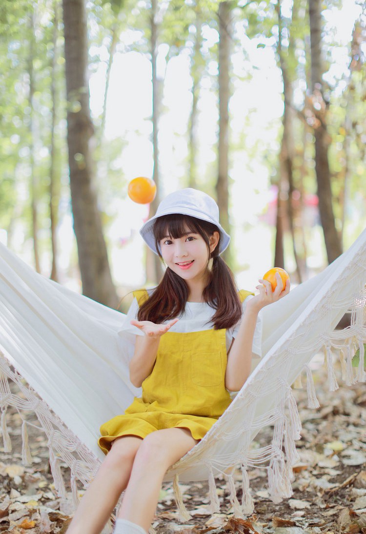 黑丝情趣美女徐微微让宅男抑制不住想要舔脚私照