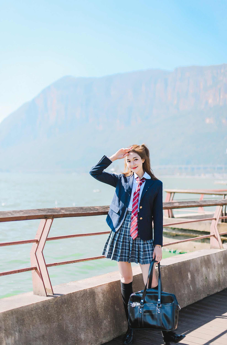 黑丝美少妇床上销魂姿势性感套图