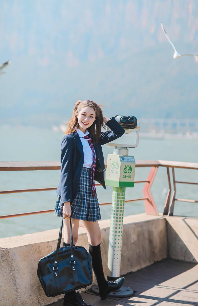 黑丝美少妇床上销魂姿势性感套图