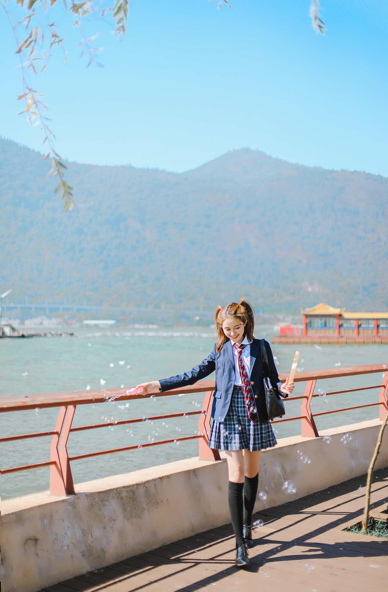 黑丝美少妇床上销魂姿势性感套图