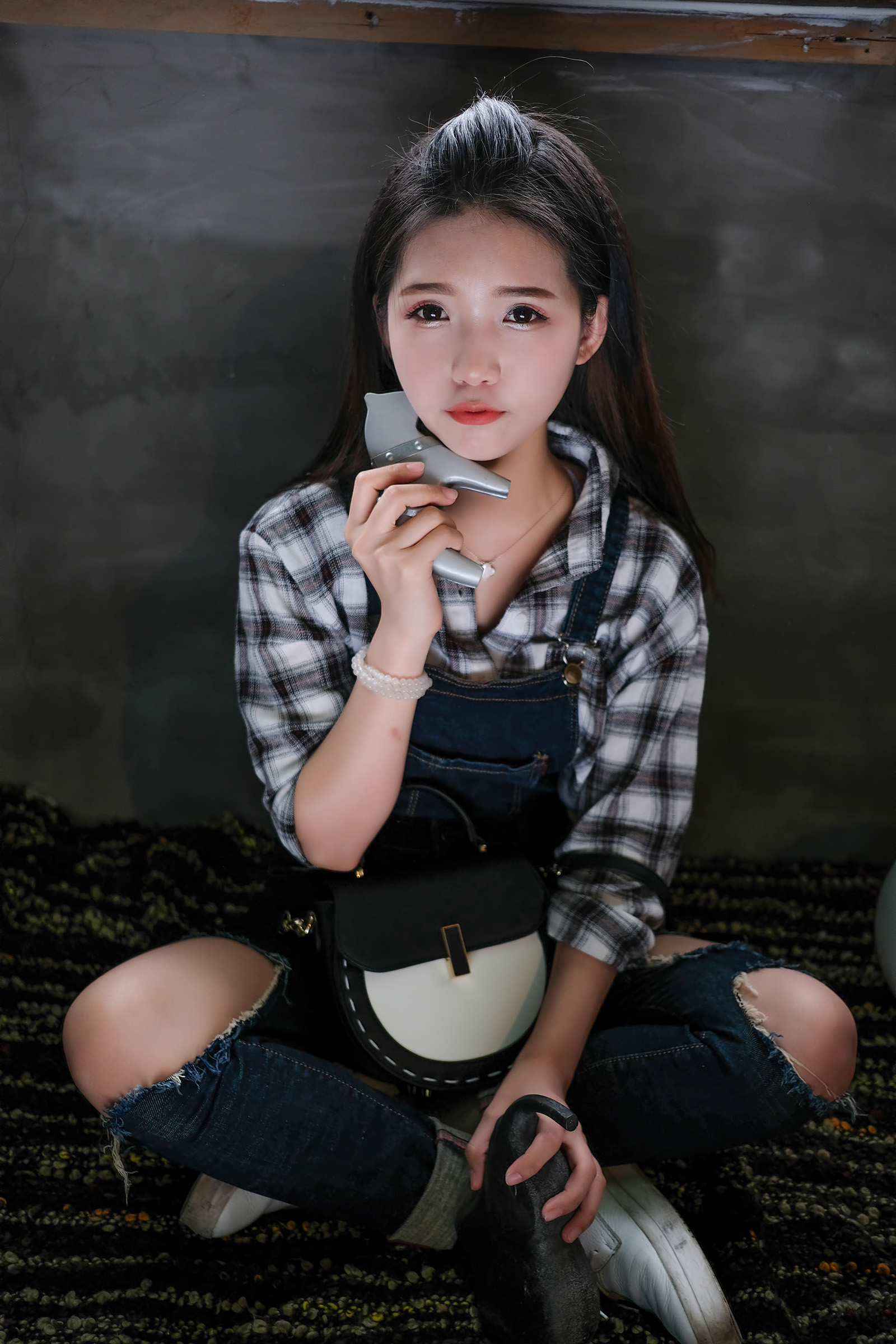 肉色丝袜美女杨晨晨紧身包臀裙美腿玉足诱惑写真