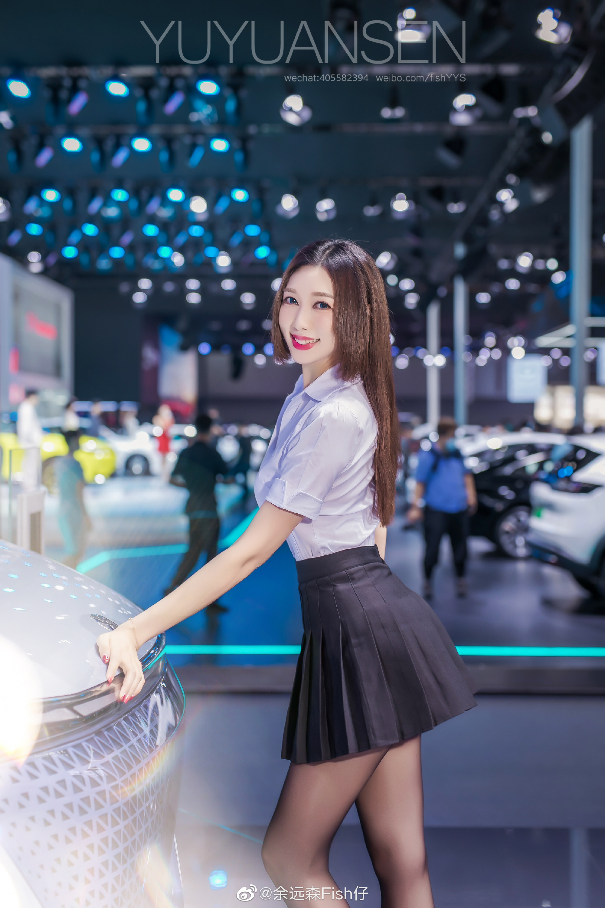 美女车模黑丝美腿高跟玉足私拍