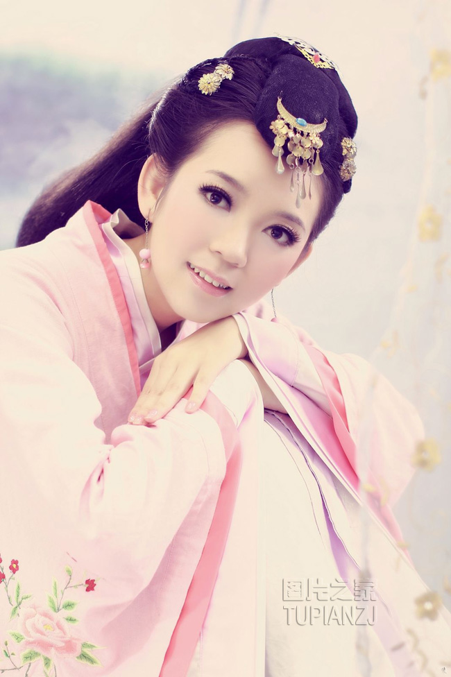 萌妹子古装写真 粉嫩甜美