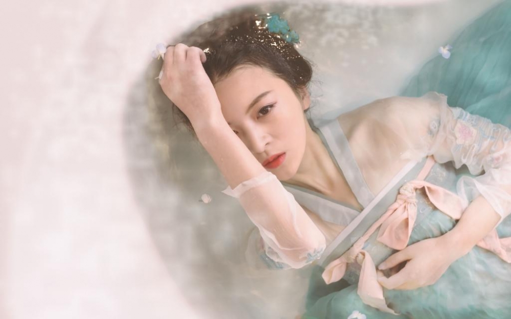 古装美女湿身诱惑唯美迷人写真